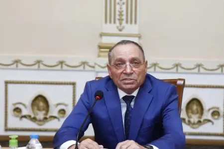Konstitusiya Məhkəməsinin hakimi - YOLA SALINIR