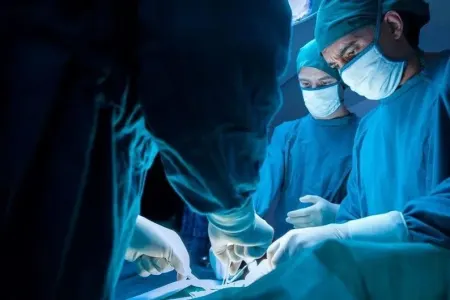 Diz əməliyyatından sonra başqa dildə danışmağa - BAŞLADI