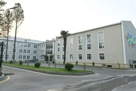 Gəncədə şagirdlər müəllimi döydü