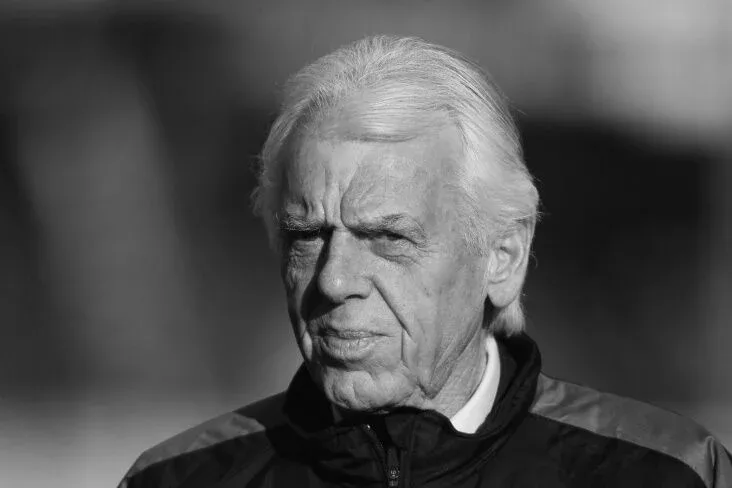 Əfsanəvi məşqçi VƏFAT ETDİ - FOTO