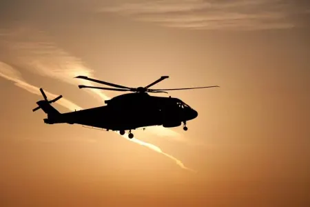 Helikopter çaya düşdü - Ölənlər var - VİDEO