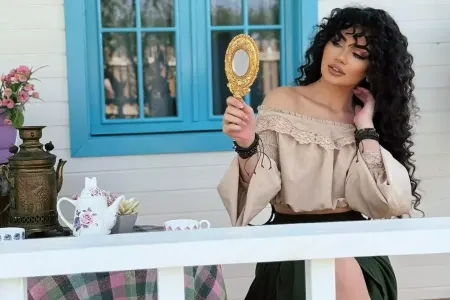 “Mənimdir o” - Zeynəb Həsənidən YENİ MAHNI