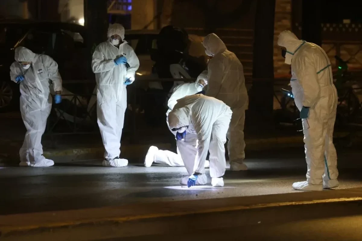 Yunanıstanda dəmir yolu binasında partlayış - FOTO