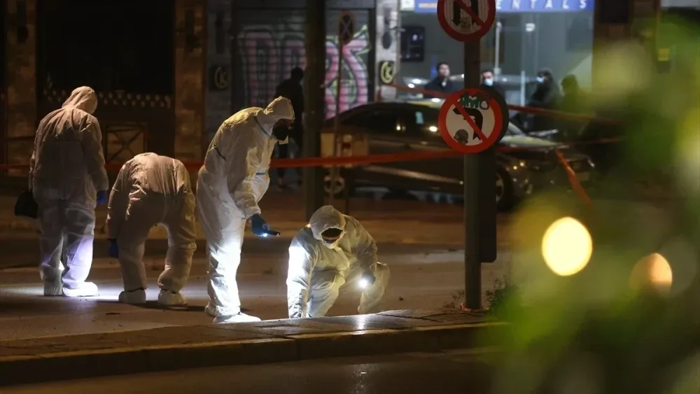 Yunanıstanda dəmir yolu binasında partlayış - FOTO
