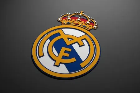 “Real” uduz futbolçu ilə danışıqlara başladı