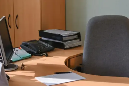 Azərbaycanda vəzifəli şəxs iş başında - ÖLDÜ