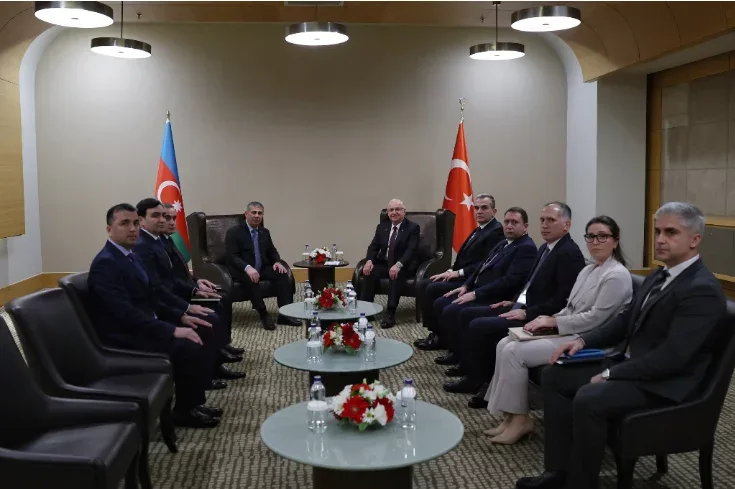 Zakir Həsənov Antalyada Gülərlə görüşdü - VİDEO