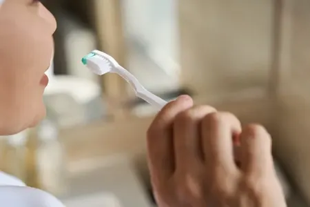 Miqrenlə diş fırçalamaq arasında əlaqə var?