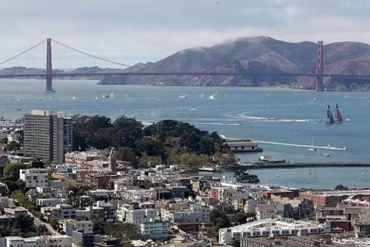 Güclü zəlzələ: əhali küçələrə axışdı