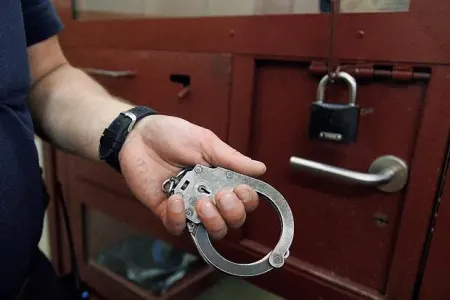 Yeniyetmə qız atasını öldürdü: - ŞOK QƏTL