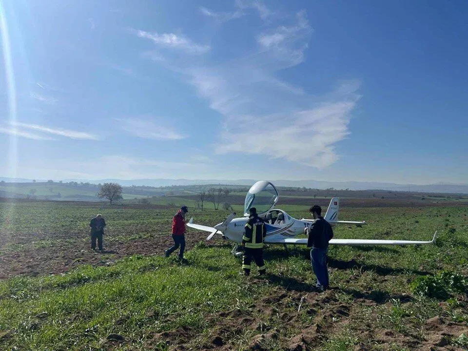 Türkiyədə təyyarə təcili eniş etdi