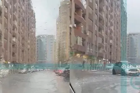 Yasamalda daşan kanalizasiya xətti yolu keçilməz etdi - VİDEO