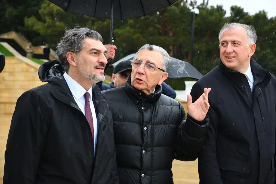 Kavelaşvili Şəhidlər xiyabanında - FOTO