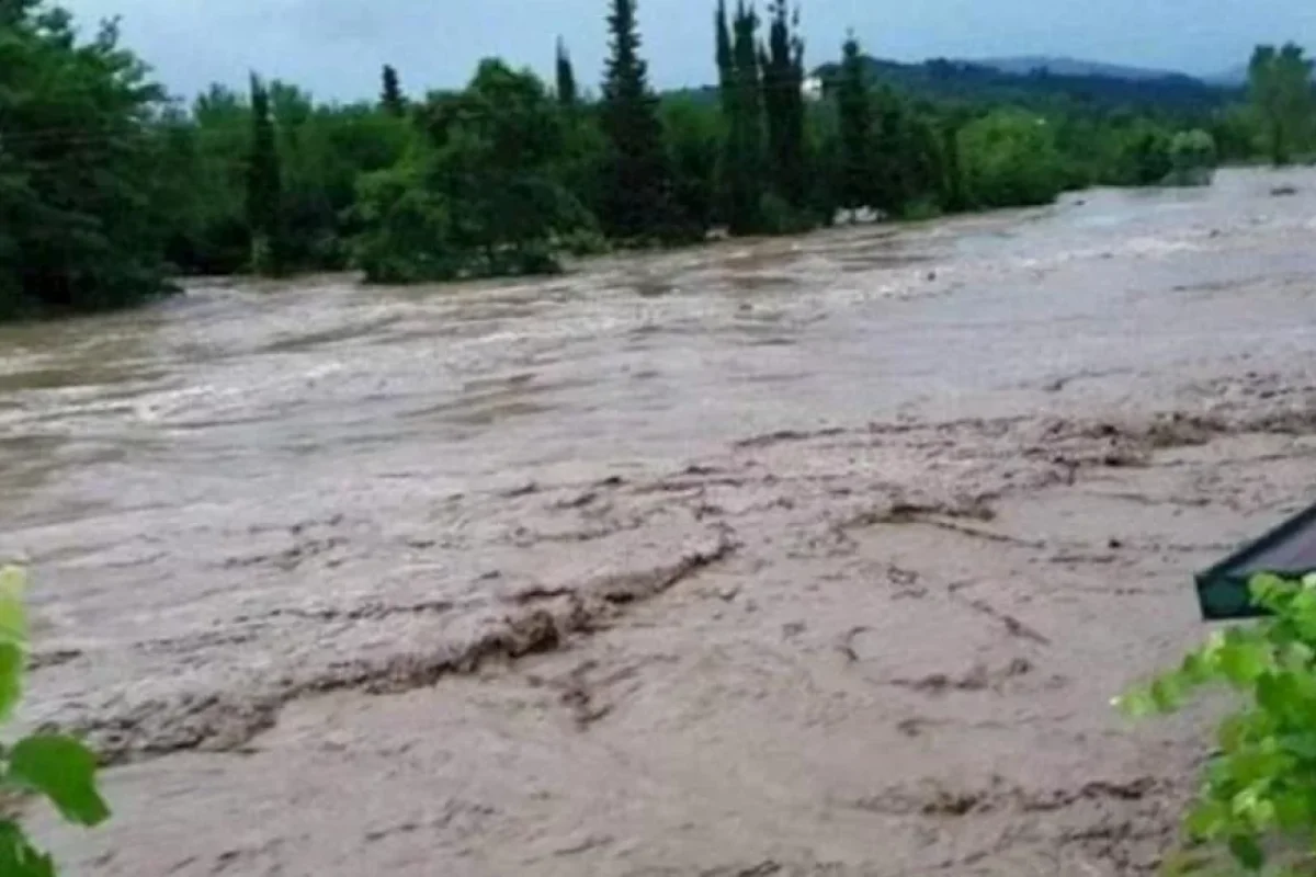 Güclü yağıntılar Aran bölgəsində çayların səviyyəsini yüksəltdi
