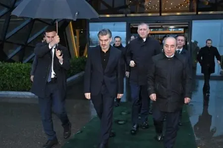 Gürcüstan prezidentinin Bakı səfəri başa çatdı