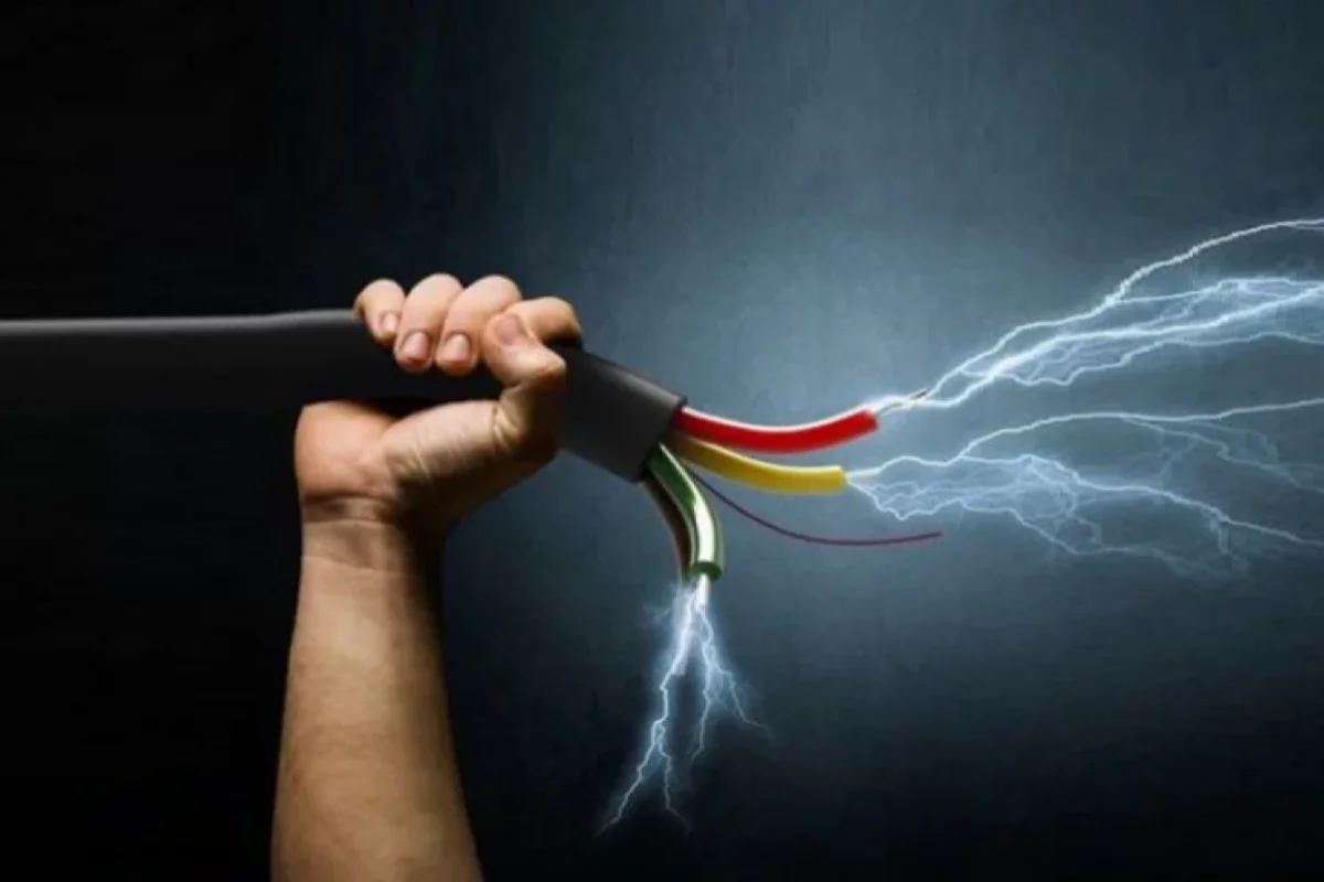 Yağış sularını təmizləyən müdiri - "TOK" VURUB ÖLDÜRDÜ