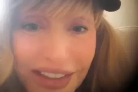 Alla Puqaççeva sosial şəbəkələrdə düşmənlərinə müraciət edib.