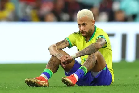 Neymar zədələndi