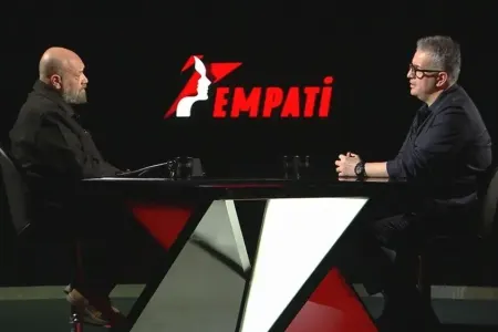 "Aşiq olduğum ilk qadın anamdır"