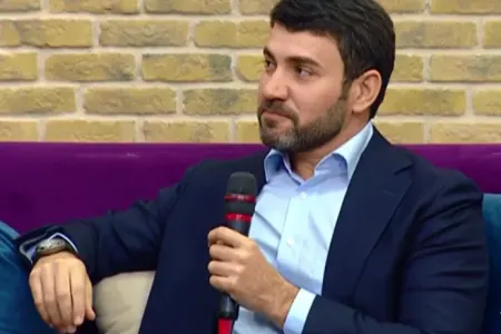 "Üzeyiri nümunə göstərmək FACİƏDİR"