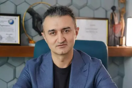"Gözümü açandan plastik cərraham, adım siyahıda yoxdur" - həkimdən nazirliyə irad