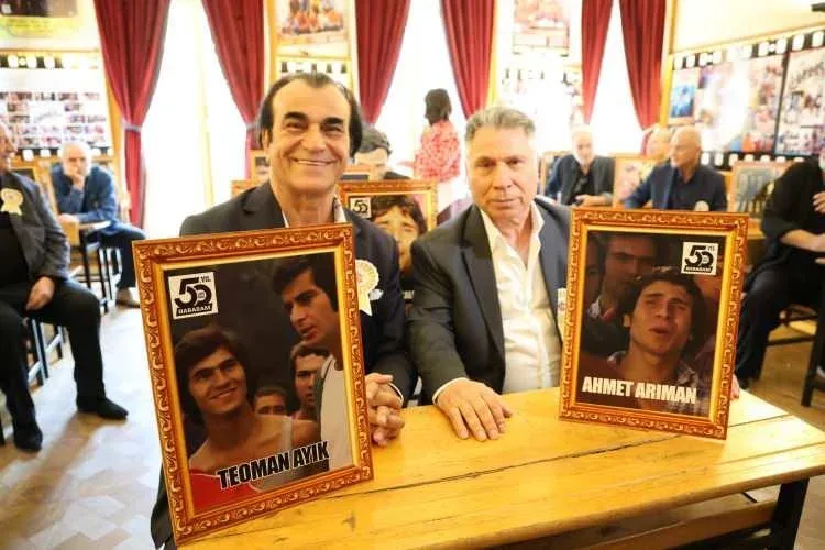 "Hababam sınıfı" 50 il sonra eyni sırada - FOTO