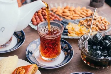 Hər gün qaşıq- qaşıq yeyirik - Mədəmizi "deşirmiş"