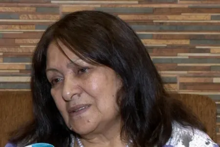 “Evdar, əsəbi nənəyəm, müalicə alıram”