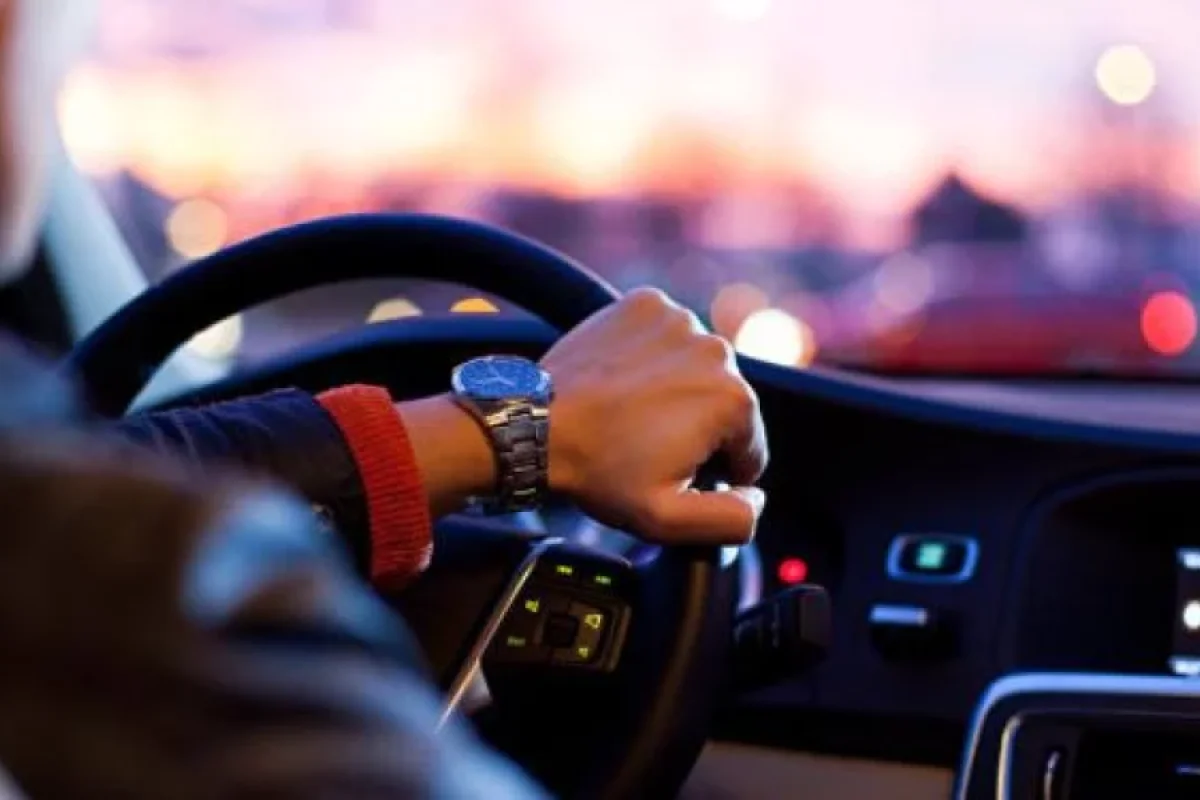 Təqaüdçülərə sürücülük qadağası - İki rəy