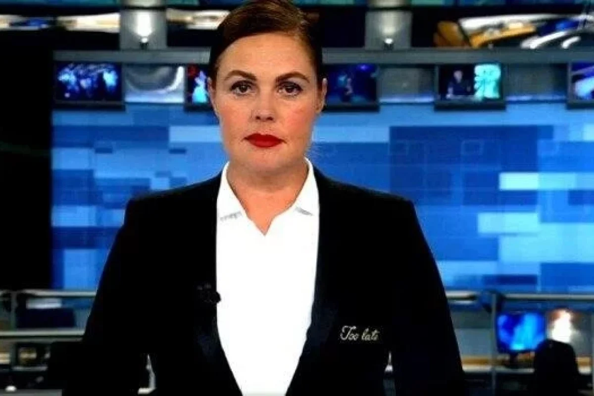 Məşhur aparıcının saxta pasportları üzə çıxdı: - 130-dan çox ölkəyə... – FOTO