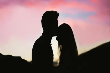 Bəzi cütlüklərdə kişi və qadın niyə bir-birinə bənzəyir?