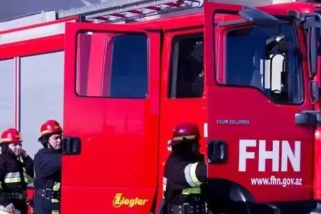 Bakının mərkəzində anbar yanır - VİDEO + YENİLƏNDİ