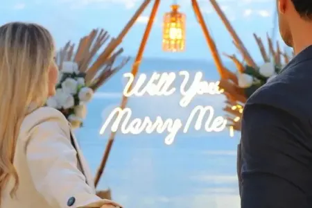 Esra Erolun bacısı nişanlandı