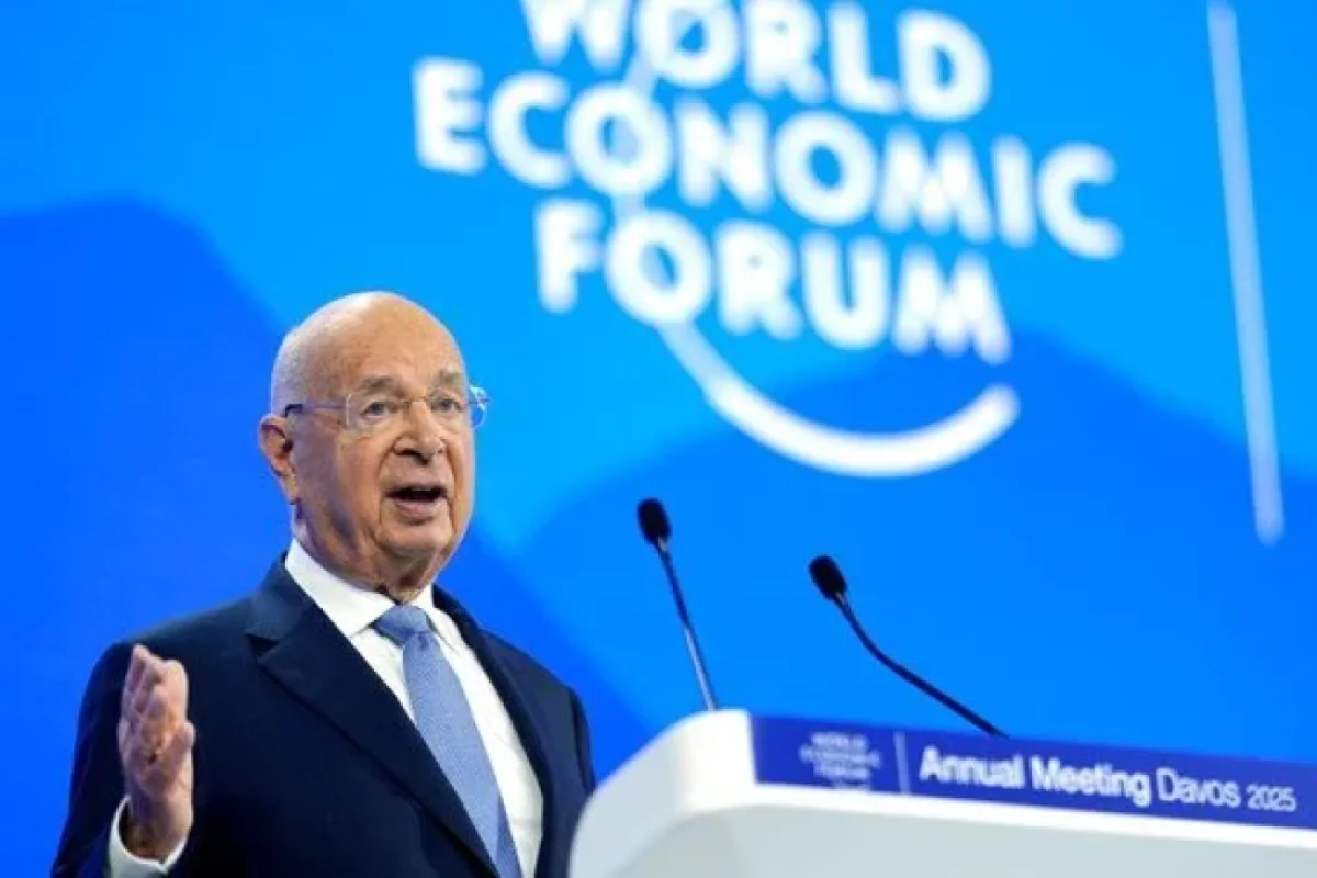 “Davosun təsisçisi” istefa verdi