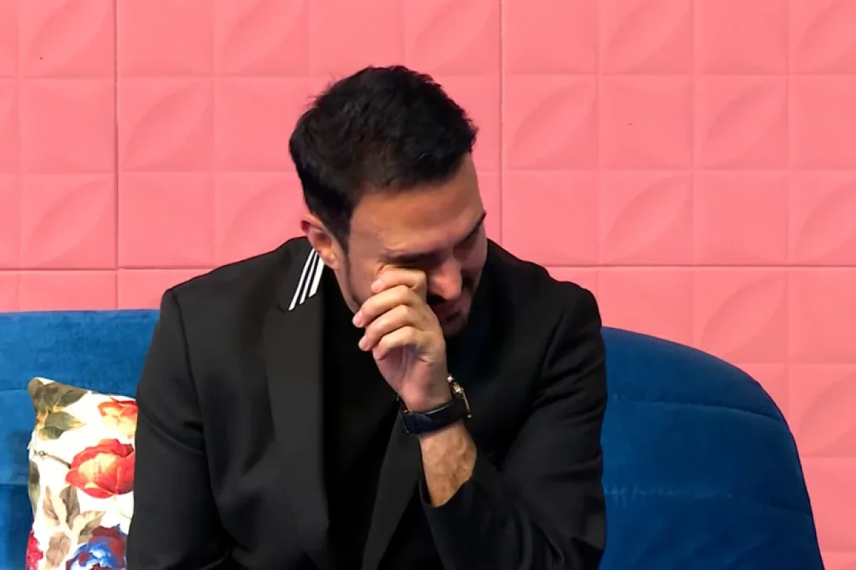 "Ayaqqabım yox idi, efirə qaloşla çıxmışdım” - Nadir Qafarzadə