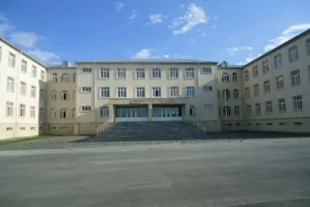 Orta məktəbdə dava oldu - Xəsarət alanlar var