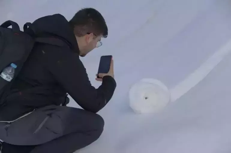 İnsan əli dəyməmiş bölgə: Qar yumaqları görənləri heyrətləndirdi - FOTO