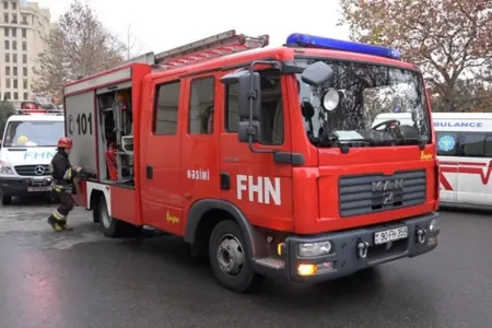 Bakıda avtomobil yanır - ANBAAN VİDEO