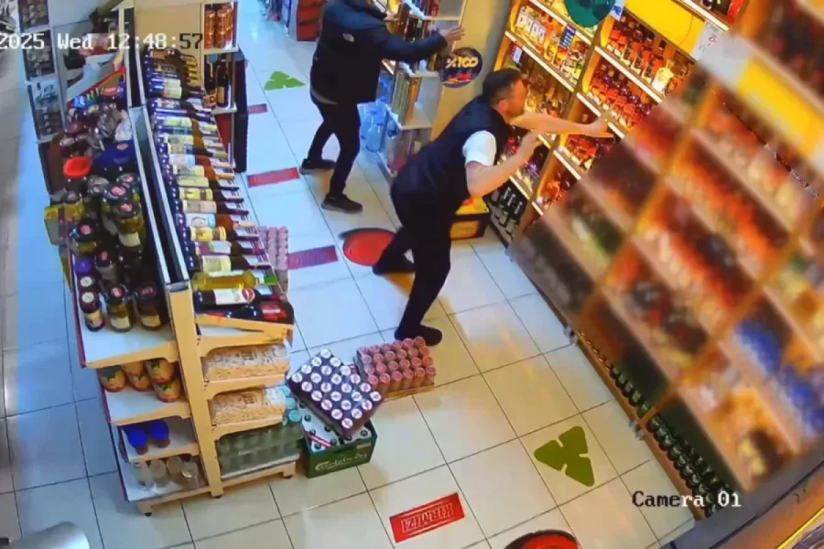 Zəlzələdən qaçmayıb məhsulları piştaxtalarda saxlayırdılar