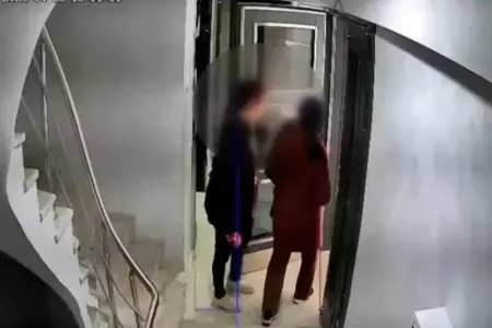 İstanbulda zəlzələ vaxtı biabırçılıq - VİDEO