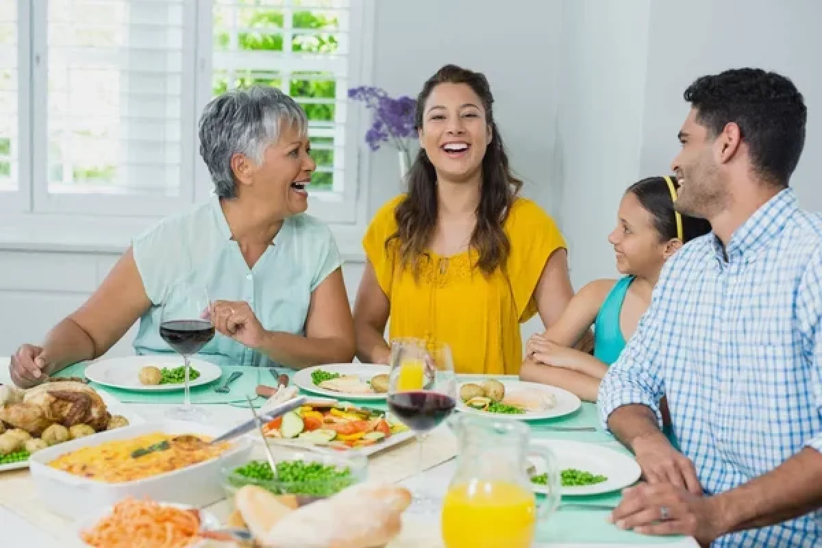 Yemək yeyərkən danışmayın - – XƏBƏRDARLIQ