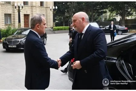 Ceyhun Bayramov ATƏT-in Baş katibini qarşıladı