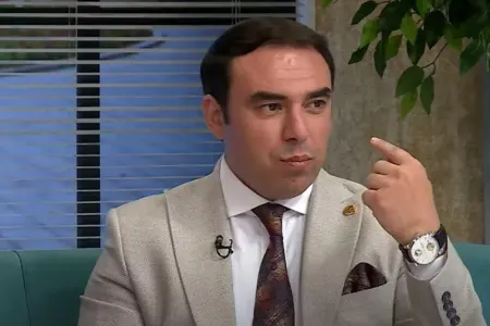 “Gördüm ki, Mətanət qanın içindədir”