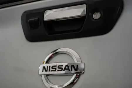 "Nissan" məhkəməyə verildi - Maşın gedə-gedə qapıları açılır
