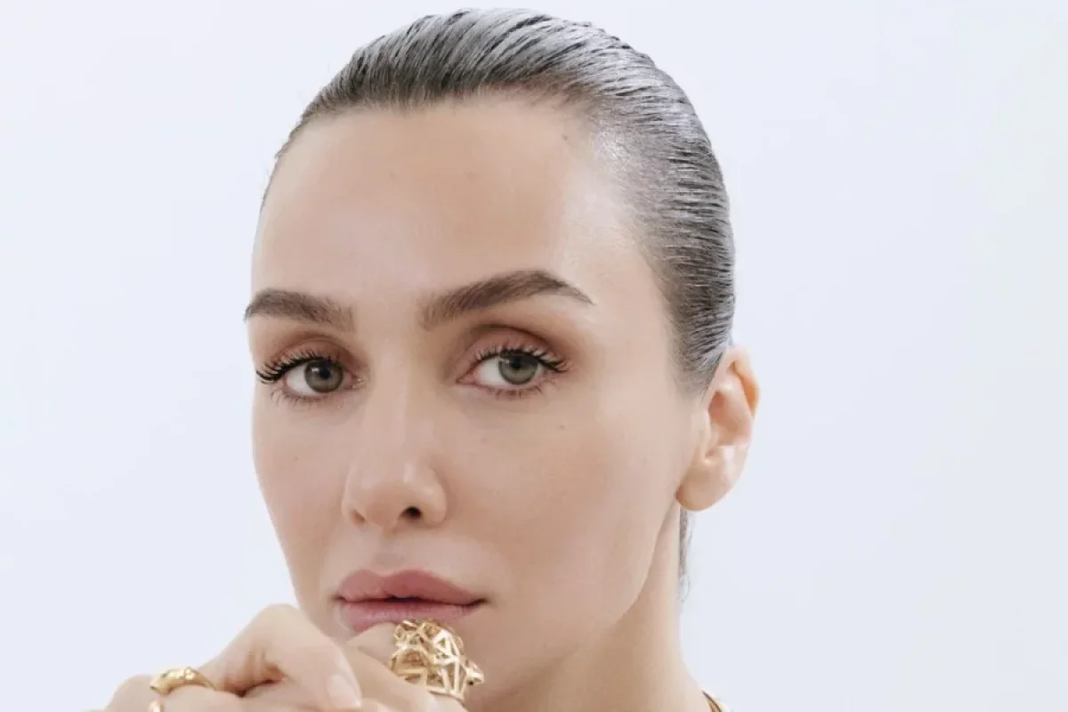 Hakan Kurtaş və Birce Akalay tətildədir