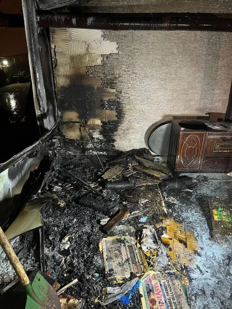 Tanınmış reperin evi yandı - FOTO