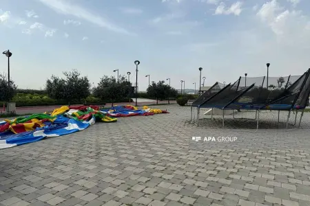 Bakıda külək attraksionu aşırdı, - uşaqlar XƏSARƏT ALDI