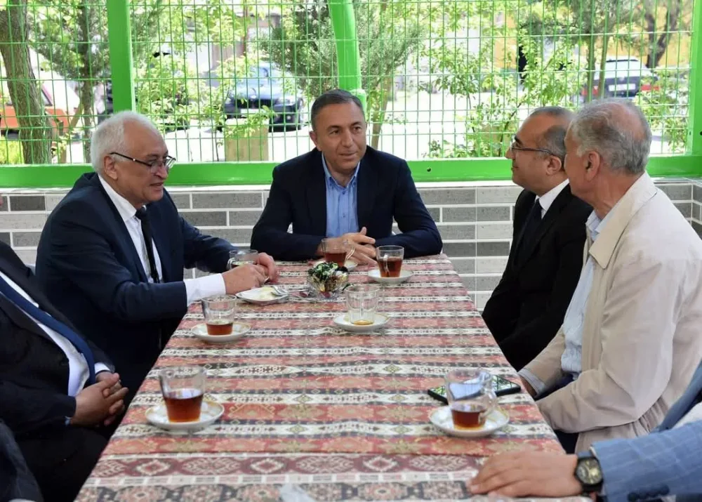 Tahir Mirkişilinin möcüzəvi "besedka"sı - FOTO