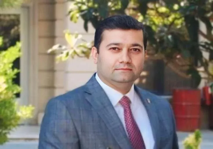 Rövşən Nəcəf rəisi işdən çıxardı