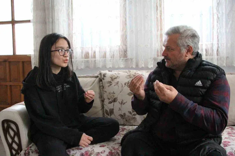 11 ildir arvadını axtarır